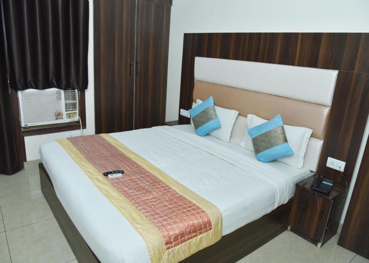 Hotel Classic Plaza At Delhi Airport Yeni Delhi Dış mekan fotoğraf