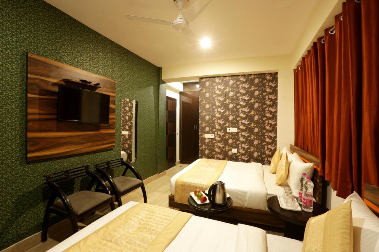 Hotel Classic Plaza At Delhi Airport Yeni Delhi Dış mekan fotoğraf